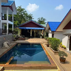 Sawasdee & Pool Holiday home